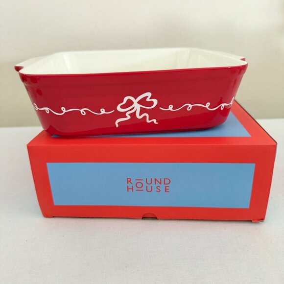 Round House 2 Quart Baking Dish Red Bow Ceramic Holiday Cottage Serveware - Picture 3 of 13